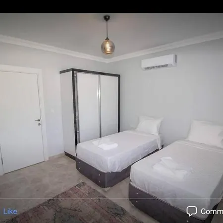 Aliya's Golden Spacious 3 Bed Appartamento *