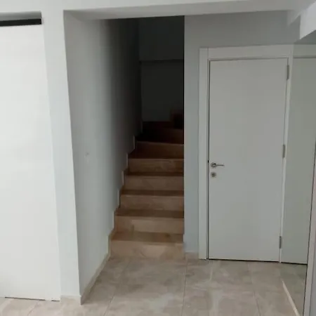 Апартаменты Aliya's Golden Spacious 3 Bed *
